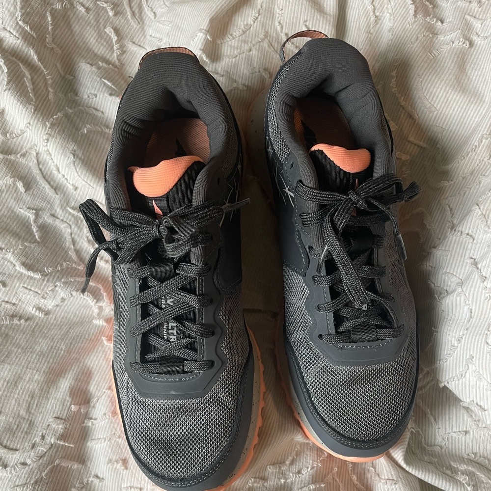 Women’s shoes